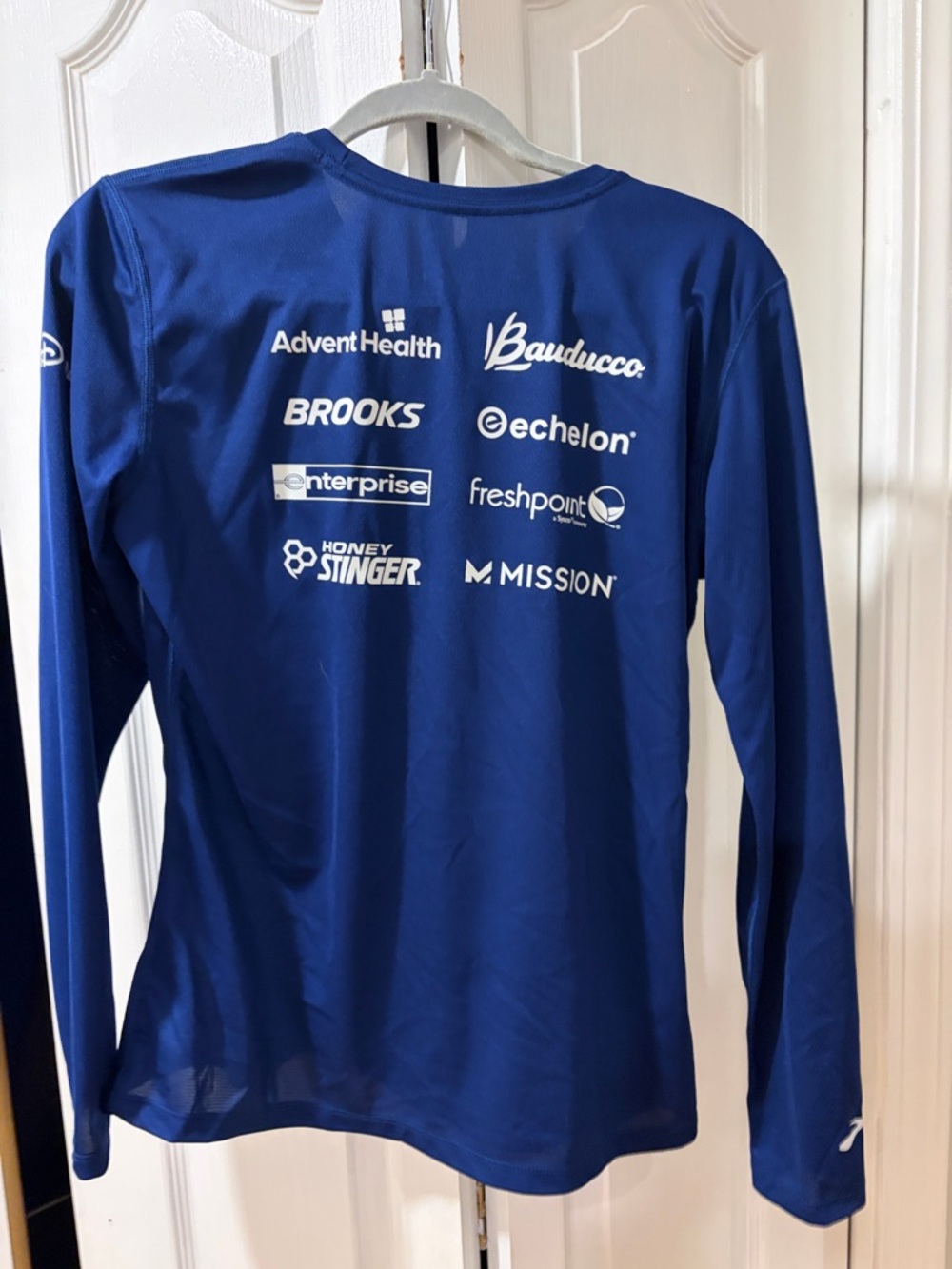 RunDisney Blue Lady and the Tramp Wine & Dine Half Marathon Long Sleeve 2025 - Picture 5 of 5